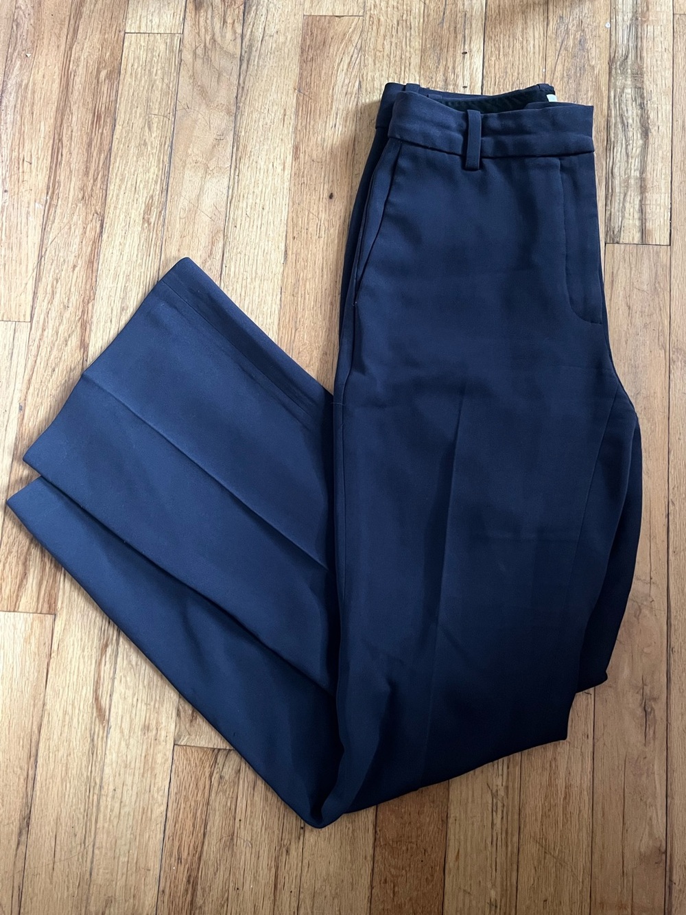 Aritzia Babaton Program Pant in Navy. Size 4